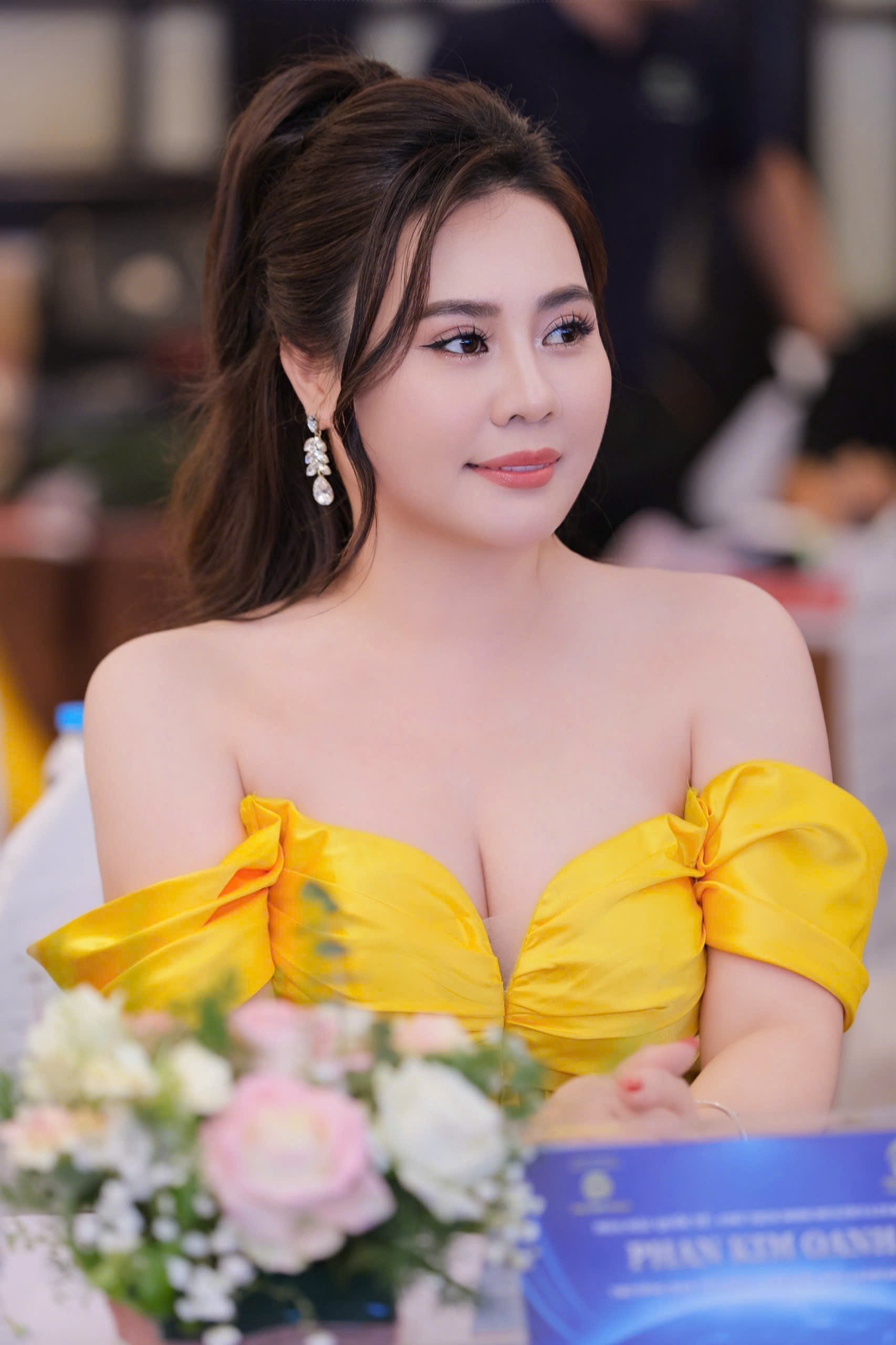 Hoa hậu Phan Kim Oanh: Hoa hậu Phan Kim Oanh: