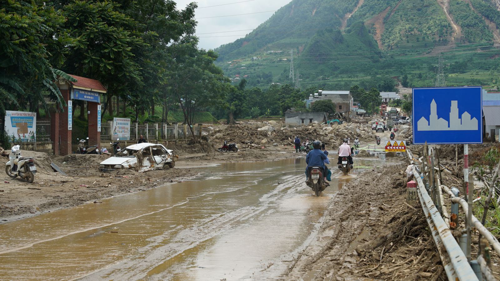 Mường Than sau lũ qu&eacute;t 2026: Cuộc sống hồi sinh v&agrave; K&yacute; ức đau thương - Ảnh 5.