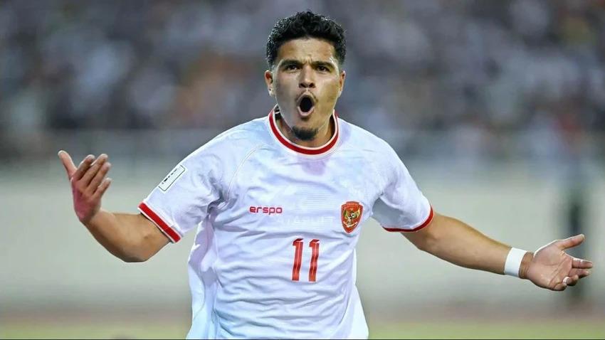 Indonesia lộ si&ecirc;u đội h&igrave;nh nhập tịch cho AFF Cup, HLV Kim Sang-sik gặp "thử th&aacute;ch cực đại" - Ảnh 1.