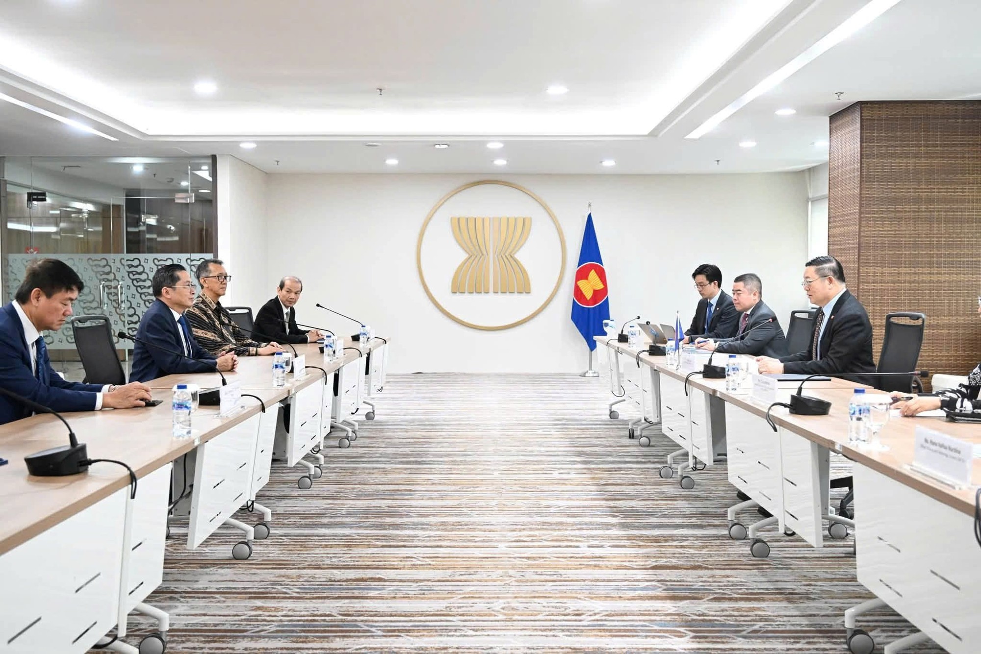 Gặp Tổng Thư k&yacute; ASEAN, DN Việt sắp phủ s&oacute;ng 17.000 h&ograve;n đảo h&eacute; lộ đại kế s&aacute;ch, 700 triệu người sẽ hưởng lợi - Ảnh 2.