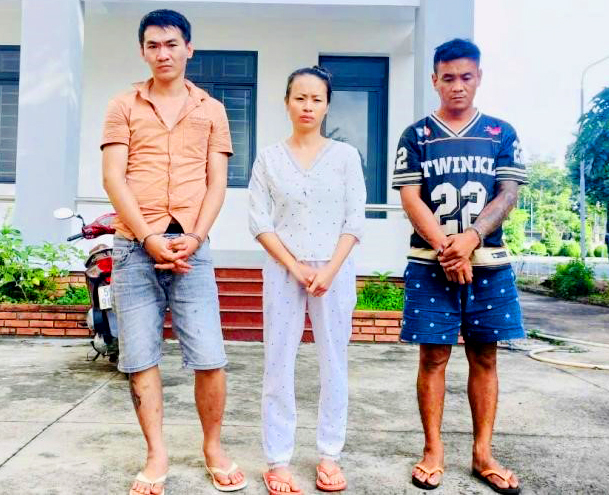 Công an kiểm tra nơi ở của Nguyễn Thị Kim Chi SN 1992, bắt chủ nhà - Ảnh 2.