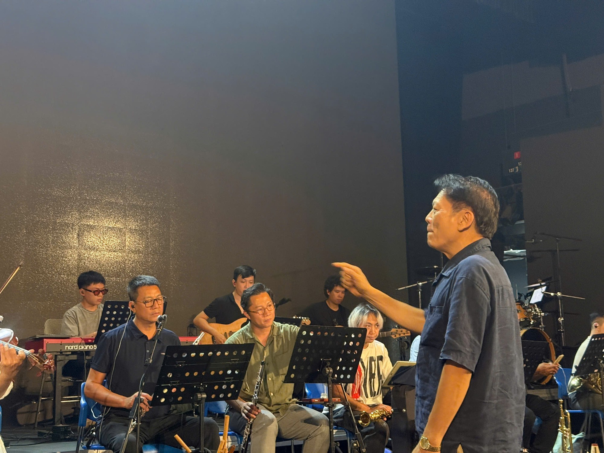 Nguyễn Khánh Ly: "Tôi sẽ kể câu chuyện tình yêu ấy trong đêm 24/7" - Ảnh 2. Nguyễn Khánh Ly: "Tôi sẽ kể câu chuyện tình yêu ấy trong đêm 24/7" - Ảnh 2.