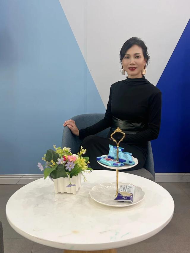 Một người phụ nữ c&oacute; "ph&uacute;c kh&iacute;" thường giữ 5 nguy&ecirc;n tắc tiền bạc n&agrave;y - Ảnh 2.
