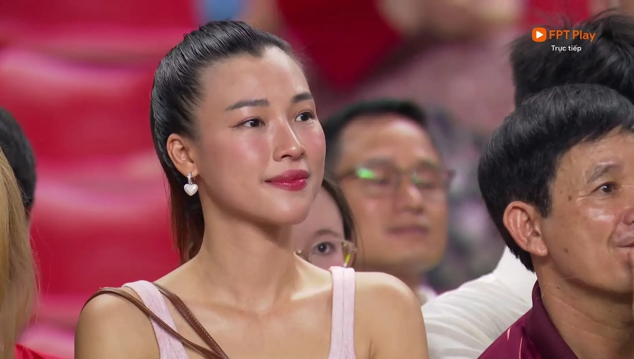 Body 6 m&uacute;i &ldquo;nũng nịu&rdquo; của L&ecirc; Giang Patrik - trai trẻ y&ecirc;u MC Ho&agrave;ng Oanh - Ảnh 9.