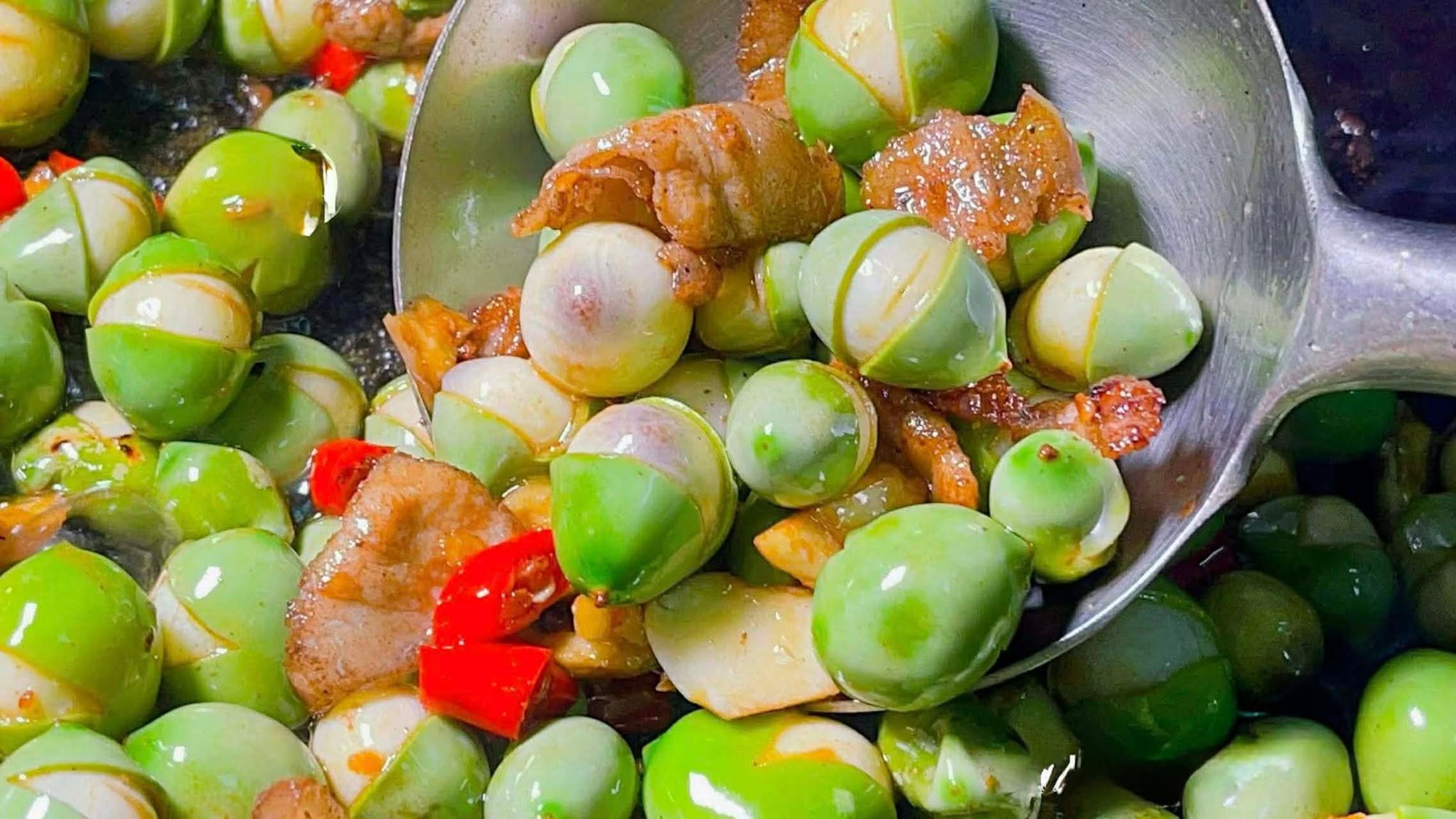 M&oacute;n ăn n&agrave;y cực mới lạ, chắc chắn bạn chưa từng thử: Nấu dễ, gi&ograve;n ngon lại thanh nhiệt giải độc, bổ tim v&agrave; gi&uacute;p ngủ ngon - Ảnh 4.
