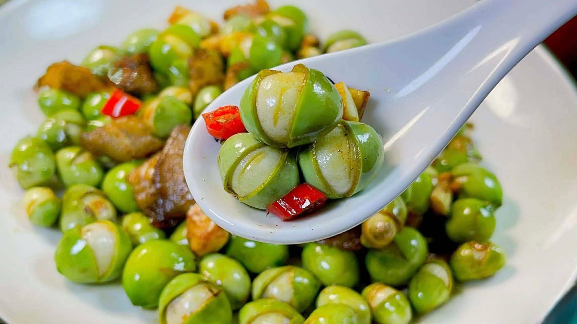 M&oacute;n ăn n&agrave;y cực mới lạ, chắc chắn bạn chưa từng thử: Nấu dễ, gi&ograve;n ngon lại thanh nhiệt giải độc, bổ tim v&agrave; gi&uacute;p ngủ ngon - Ảnh 7.