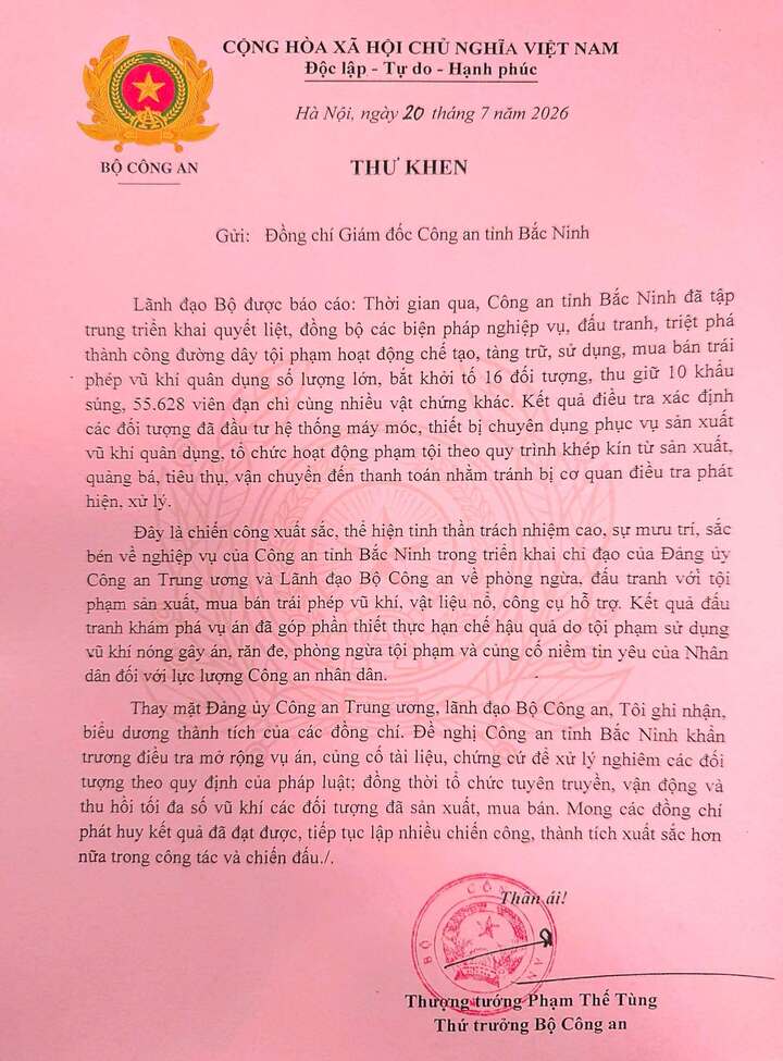 Khen thưởng C&ocirc;ng an Bắc Ninh triệt ph&aacute; vũ kh&iacute; qu&acirc;n dụng quy m&ocirc; lớn - Ảnh 2.