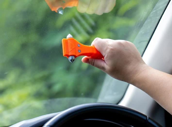 Sau nhiều tai nạn, cảnh sát giao thông kiểm tra loạt xe khách, tài xế không tìm thấy dụng cụ an toàn - Ảnh 5.
