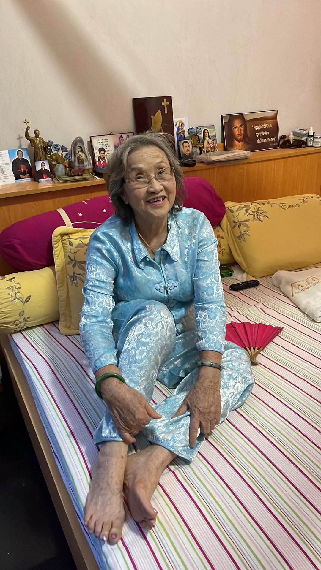 T&igrave;nh h&igrave;nh mẹ Ho&agrave;i Linh hiện tại- Ảnh 1.