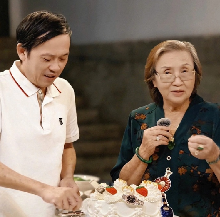 T&igrave;nh h&igrave;nh mẹ Ho&agrave;i Linh hiện tại- Ảnh 2.
