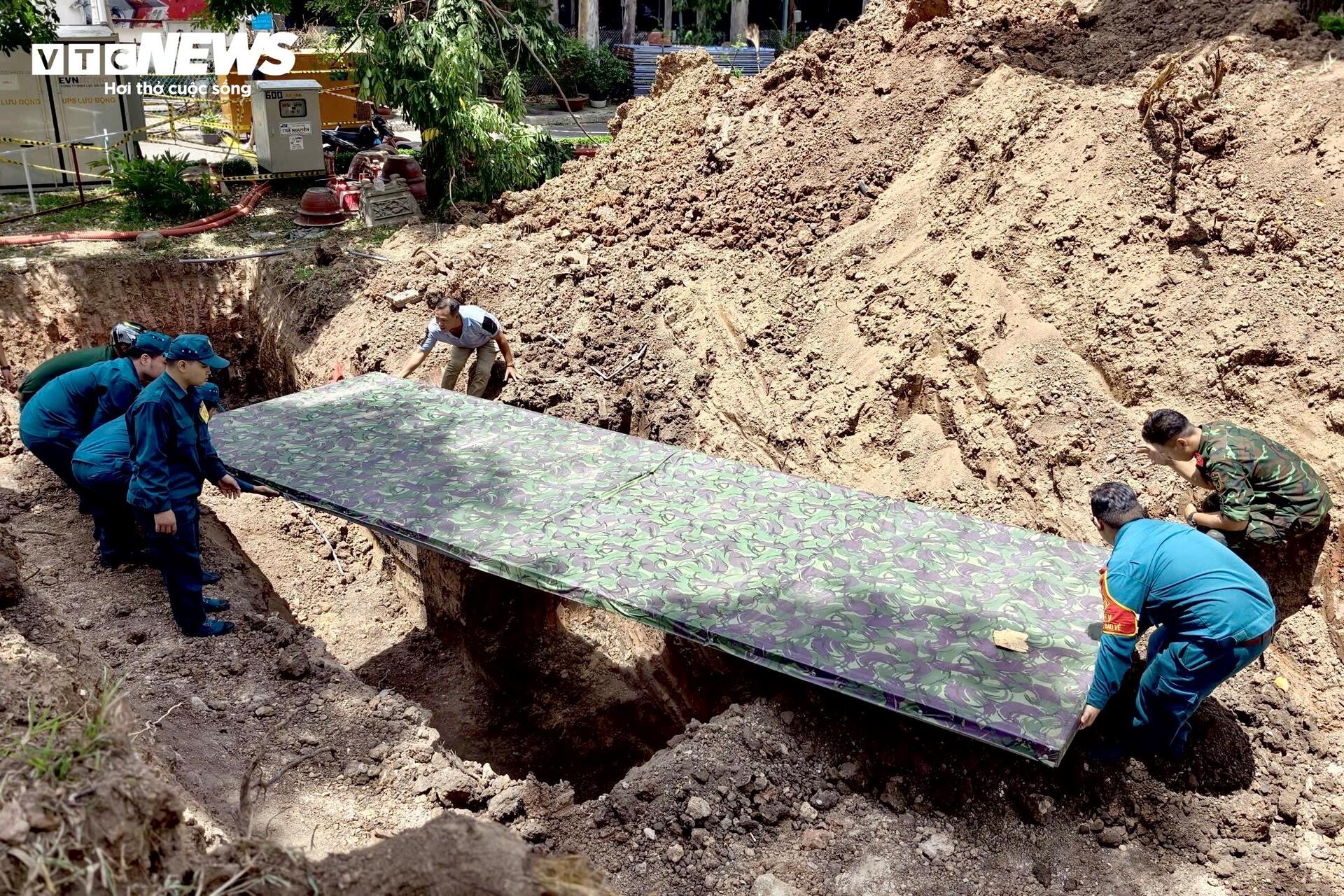 T&igrave;m thấy hố ch&ocirc;n tập thể thứ hai ở C&ocirc;ng vi&ecirc;n L&ecirc; Thị Ri&ecirc;ng tại TP . HCM - Ảnh 2.