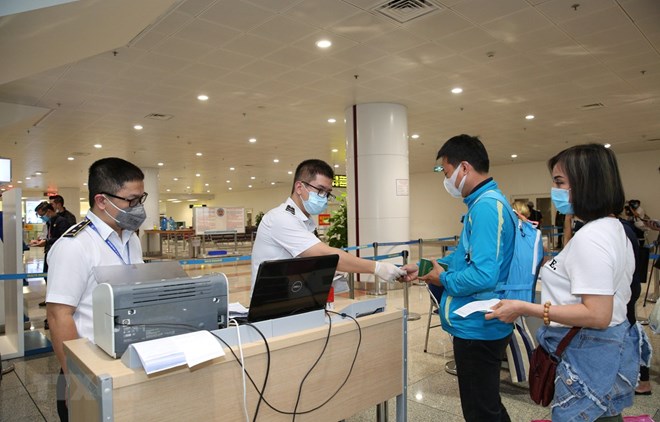 Nhiều ngày trước, một hành khách mang quốc tịch Trung Quốc bị chặn lại ở cửa khẩu sân bay Nội Bài - Ảnh 3.