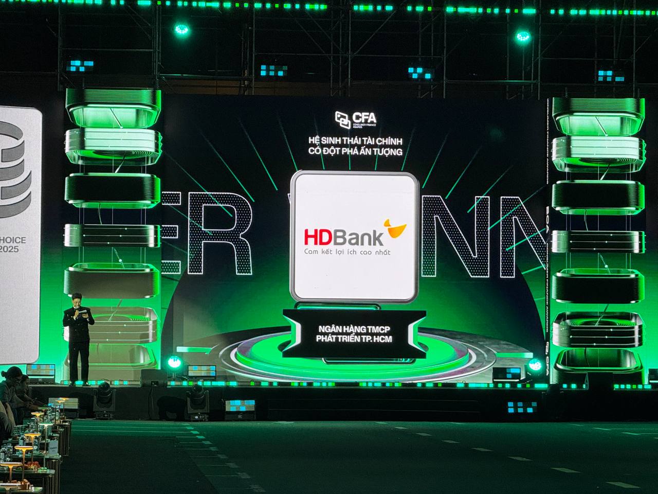 Giao dịch số HDBank tăng mạnh , bền vững và công nghệ ngân hàng hiện đại 2026 - Ảnh 2. Giao dịch số HDBank tăng mạnh , bền vững và công nghệ ngân hàng hiện đại 2026 - Ảnh 2.