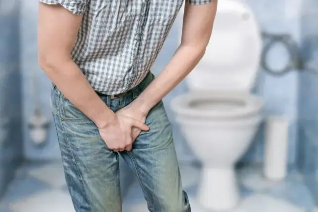 Uống nước xong đ&atilde; muốn đi tiểu ngay: C&oacute; thể kh&ocirc;ng phải do thận yếu, đ&acirc;y l&agrave; 4 nguy&ecirc;n nh&acirc;n rất phổ biến- Ảnh 1.
