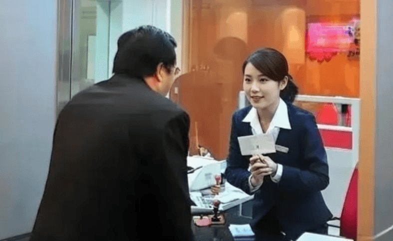 Cha &acirc;m thầm trả nợ mua nh&agrave; cho con trai: C&acirc;u chuyện cảm động - Ảnh 1.