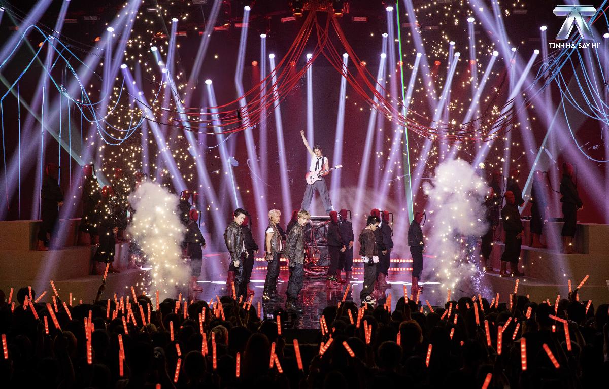 Từ Top 1 Trending đến triệu view: Livestage 2 “Tinh Hà Say Hi” đang tạo cơn sốt gì? - Ảnh 1.