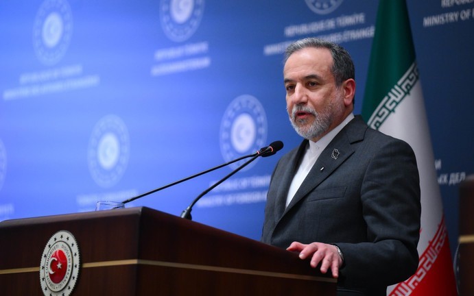 Iran tuyên bố bất kỳ ai hỗ trợ Mỹ sẽ trở thành 'mục tiêu hợp pháp' - Ảnh 2.