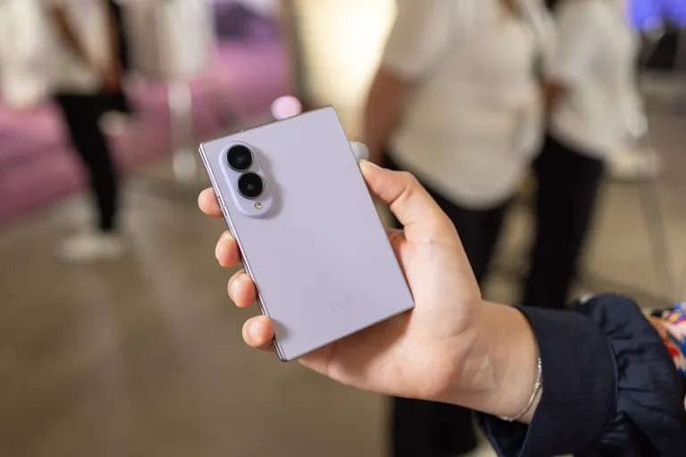 Mặt tối của Galaxy Z Fold 8: Những điều cần c&acirc;n nhắc trước khi mua - Ảnh 2.