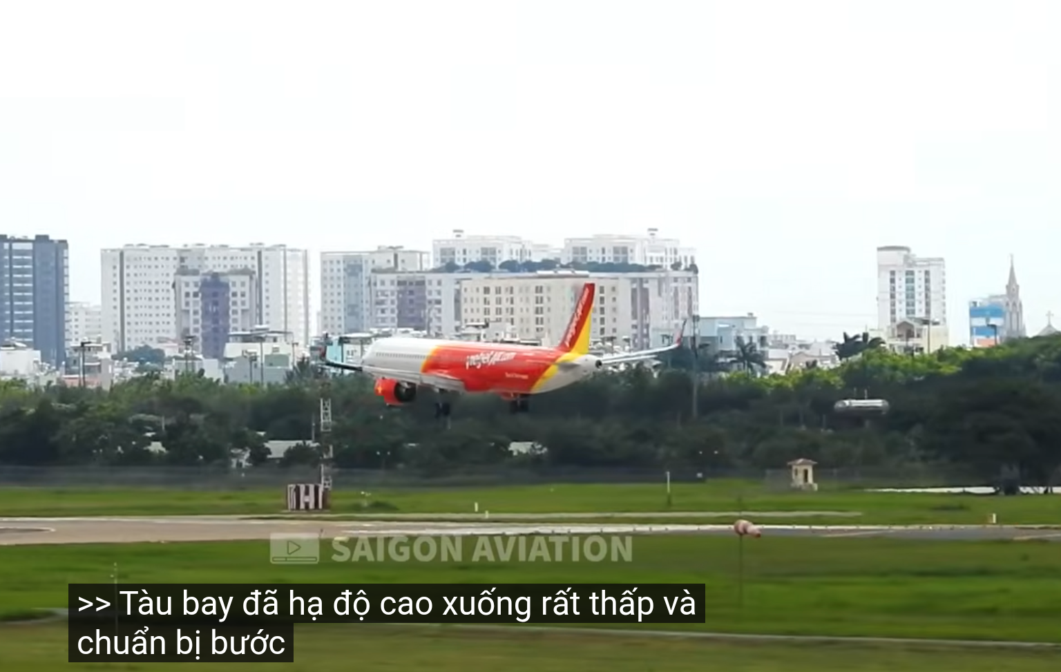 Nhiều ngày trước, sân bay Tân Sơn Nhất ghi nhận 1 máy bay phải huỷ việc hạ cánh - Ảnh 1.