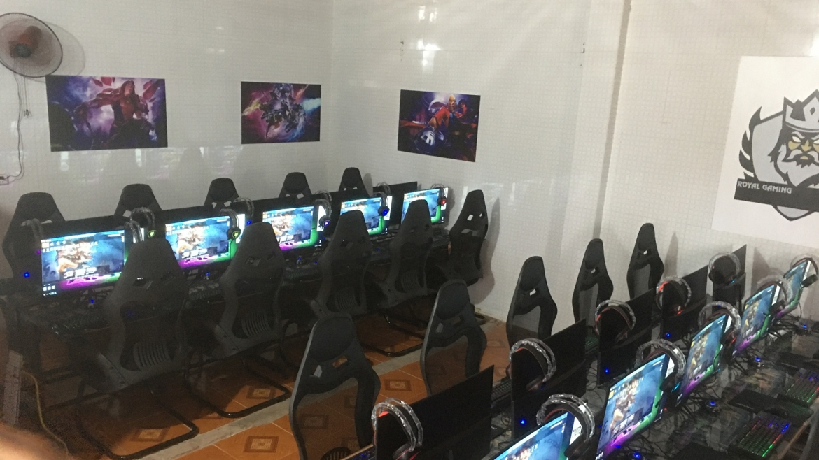 Qu&aacute;n net H&agrave; Nội biến mất v&igrave; bản quyền Windows v&agrave; &aacute;p lực kinh doanh 2026 - Ảnh 1.
