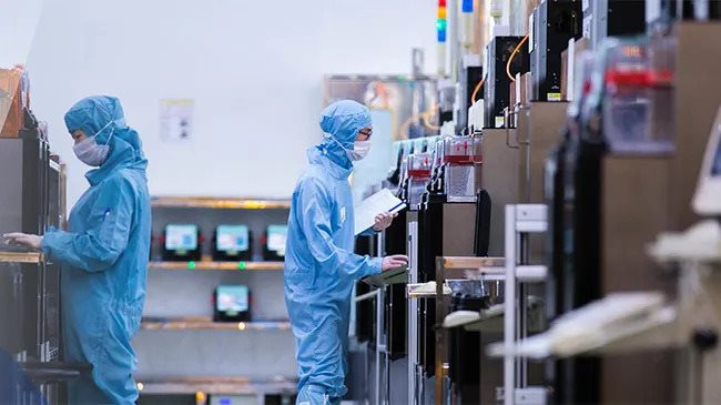 Thế giới chao đảo khi Trung Quốc sản xuất m&aacute;y quang khắc DUV , cổ phiếu rớt gi&aacute; - Ảnh 1.