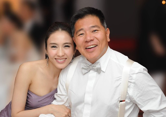 Kh&ocirc;ng d&aacute;m tin đ&acirc;y l&agrave; nhan sắc hiện tại của mỹ nh&acirc;n cưới tỷ ph&uacute; t&agrave;n tật, rũ bỏ qu&aacute; khứ l&agrave;m "b&eacute; ba"- Ảnh 10.