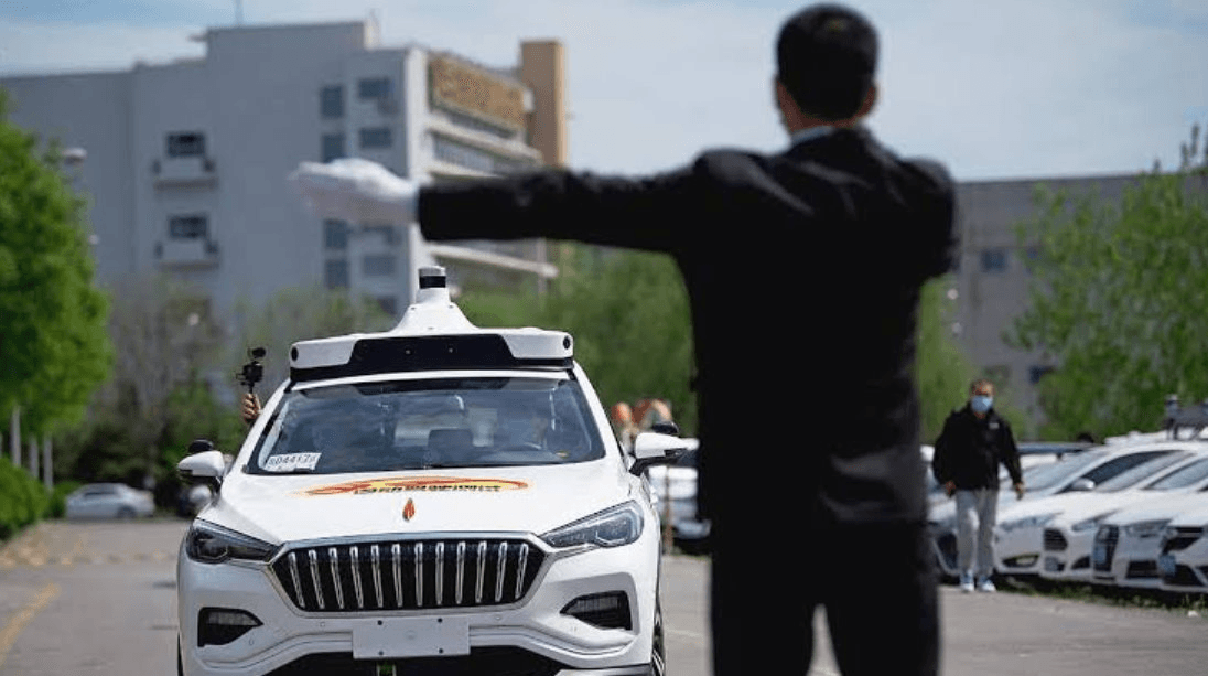 C&ocirc;ng nghệ giao th&ocirc;ng tự động ở Trung Quốc: Cuộc c&aacute;ch mạng robotaxi v&agrave; taxi bay năm 2026 - Ảnh 3.