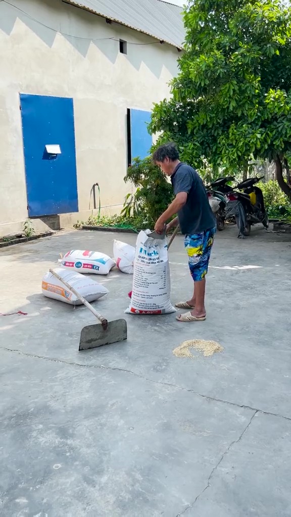 Căn nh&agrave; tuềnh to&agrave;ng ở qu&ecirc; của b&agrave; Tuyết k&ecirc;nh "Ăn C&ugrave;ng B&agrave; Tuyết" - Ảnh 8.