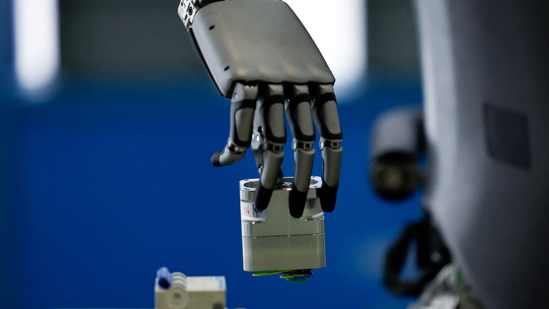 Mỹ cấm c&ocirc;ng nghệ robot h&igrave;nh người Trung Quốc: Mối đe dọa an ninh quốc gia 2026 - Ảnh 1.