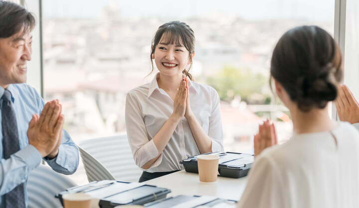 Quản l&yacute; bị phạt 1 th&aacute;ng lương v&igrave; quấy rối t&igrave;nh dục tại nơi l&agrave;m việc - Ảnh 1.