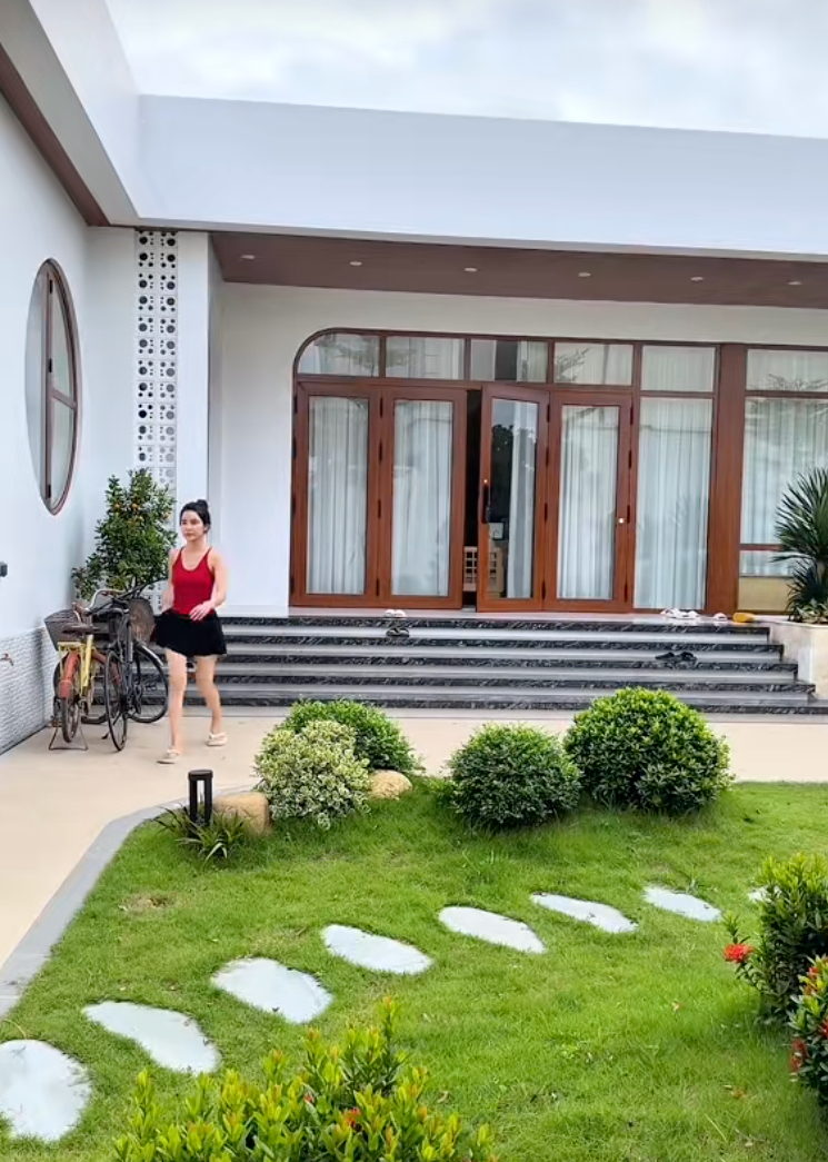4 thế hệ, hơn 20 người sống chung tr&ecirc;n mảnh đất 3.000m2 ở H&agrave; Nội: Người phụ nữ "cầm c&acirc;n nảy mực" khiến cả 4 n&agrave;ng d&acirc;u nể phục - Ảnh 1.