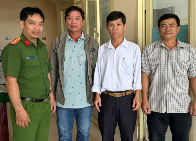 Công an xác minh giao dịch chuyển khoản gần 56 triệu đồng tiền mua lúa của một người dân - Ảnh 1.