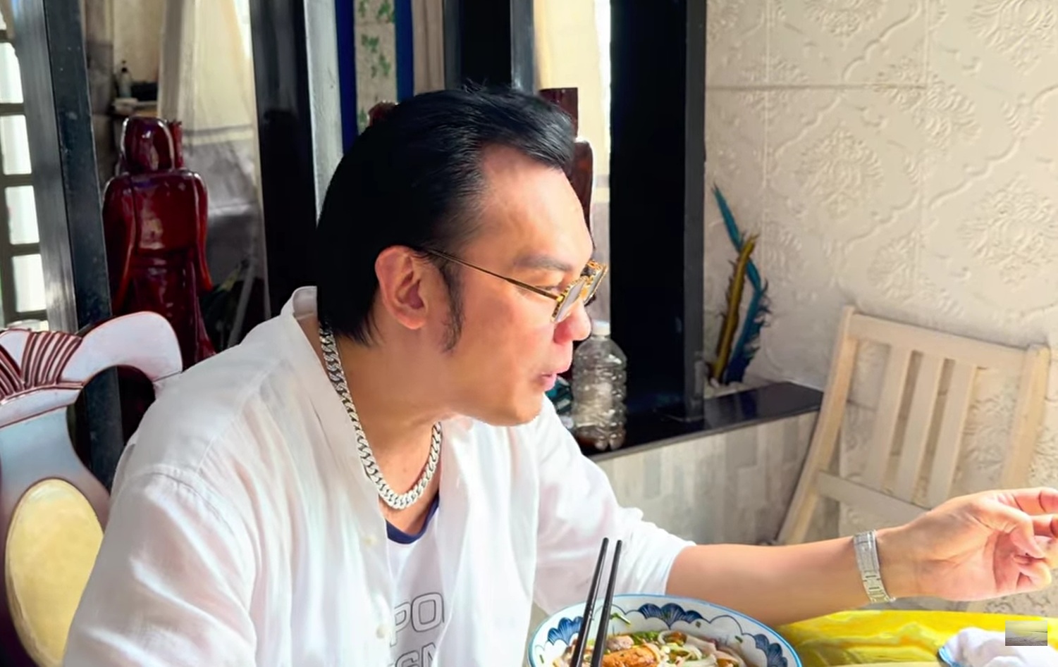 NSƯT Kim Tiểu Long: "Con g&aacute;i t&ocirc;i cũng đ&acirc;u c&ograve;n để m&agrave; livestream" - Ảnh 2.