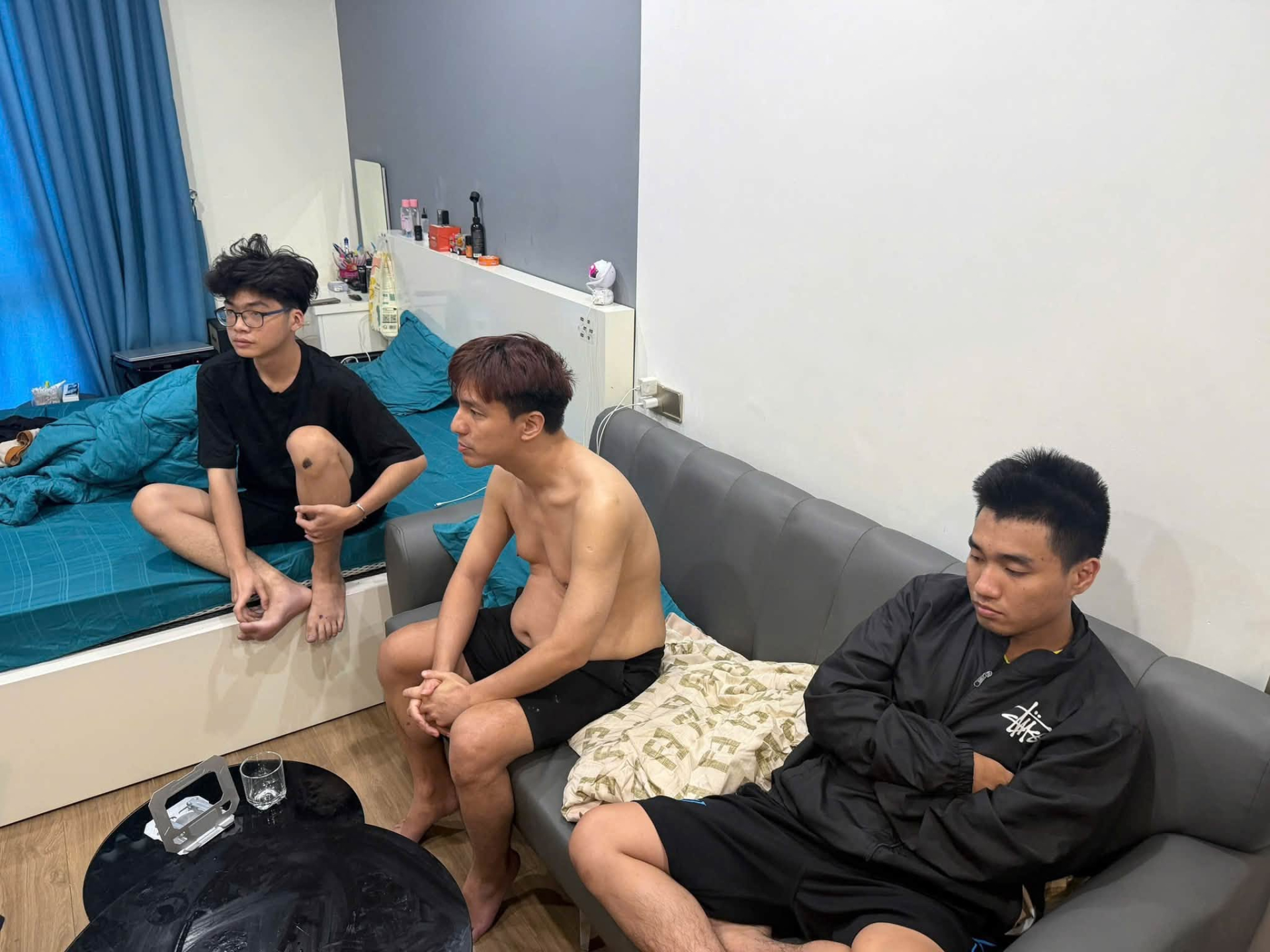 Triệt ph&aacute; ma t&uacute;y li&ecirc;n tỉnh: Bắt &ocirc;ng tr&ugrave;m Vũ Văn Bốn v&agrave; 93 đối tượng li&ecirc;n quan - Ảnh 2.