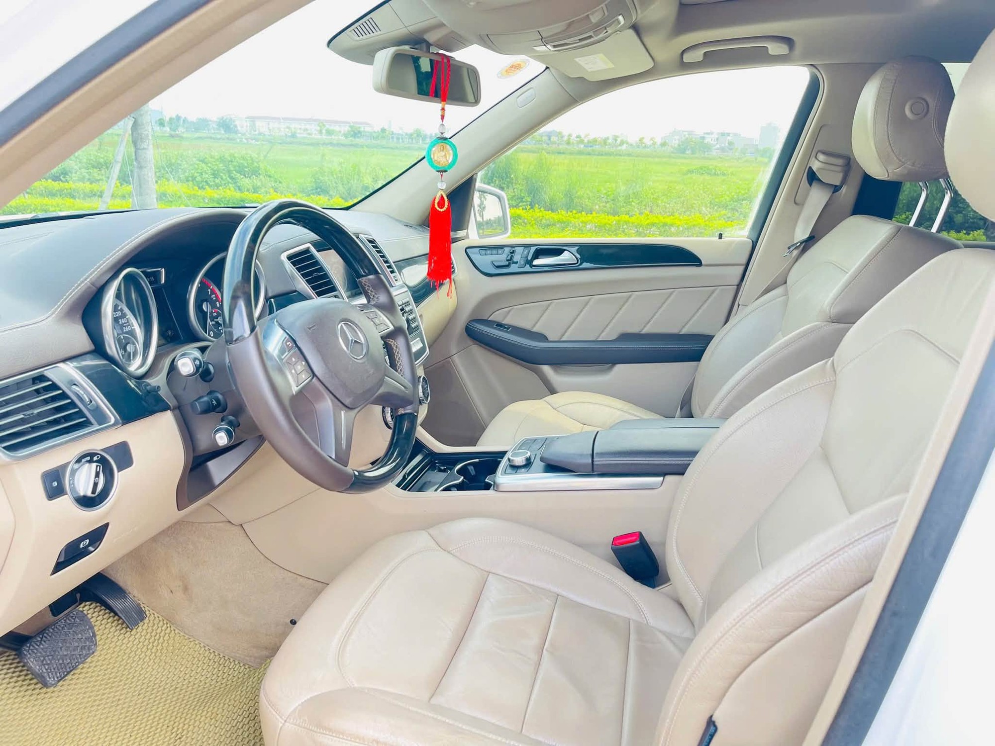 Chiếc Mercedes-Benz này bán lại chưa đến 700 triệu: 7 chỗ phục vụ gia đình, rẻ hơn thị trường cả trăm triệu khiến 'nói chẳng ai tin' - Ảnh 7.