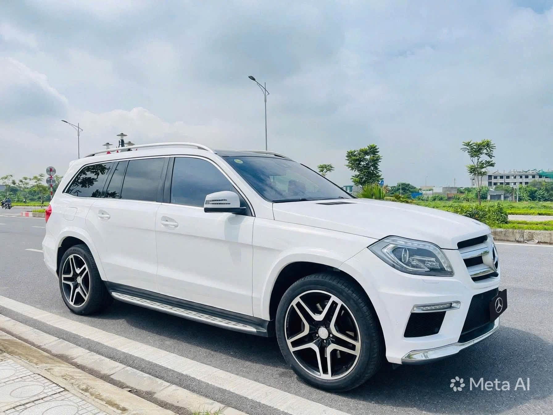 Chiếc Mercedes-Benz này bán lại chưa đến 700 triệu: 7 chỗ phục vụ gia đình, rẻ hơn thị trường cả trăm triệu khiến 'nói chẳng ai tin' - Ảnh 1.