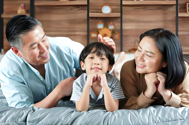 Cha mẹ DẠI DỘT khi khoe con c&aacute;i: Hậu quả kh&ocirc;ng tưởng - Ảnh 1.