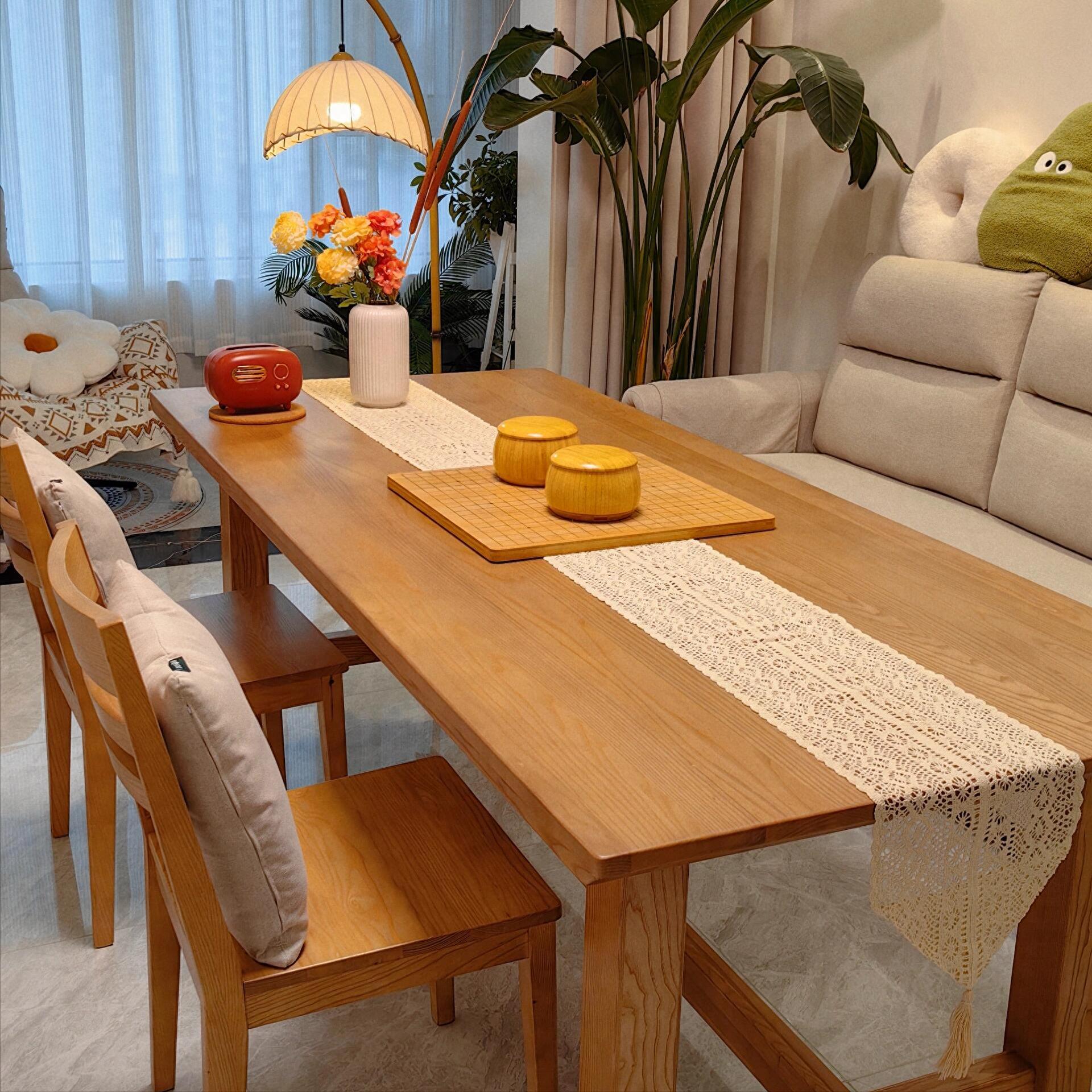 Bỏ b&agrave;n tr&agrave;, đưa b&agrave;n ăn v&agrave;o ph&ograve;ng kh&aacute;ch: C&aacute;ch người trẻ biến ng&ocirc;i nh&agrave; th&agrave;nh kh&ocirc;ng gian sum họp thực sự- Ảnh 1.