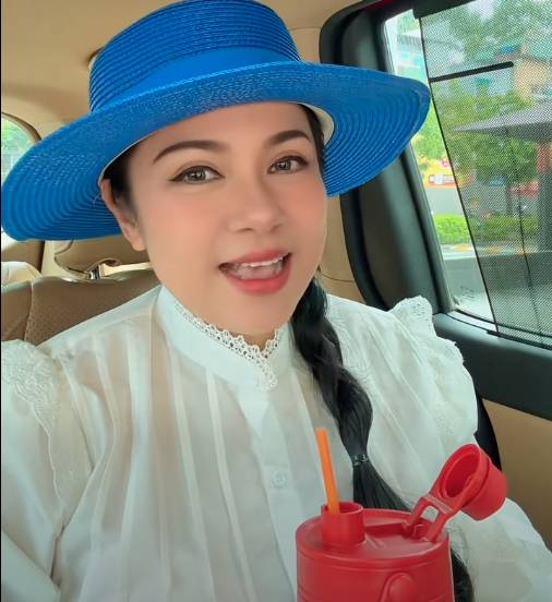 Việt Trinh: "T&ocirc;i lớn tuổi rồi, sợ l&acirc;y bệnh x&atilde; hội" - Ảnh 2.