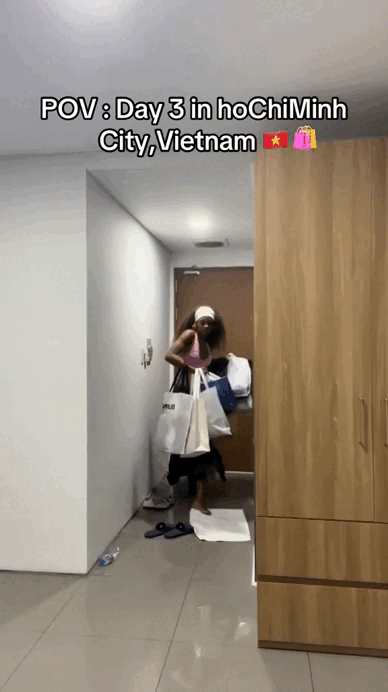 Việt Nam trở th&agrave;nh thi&ecirc;n đường shopping haul cho du kh&aacute;ch quốc tế - Ảnh 4.