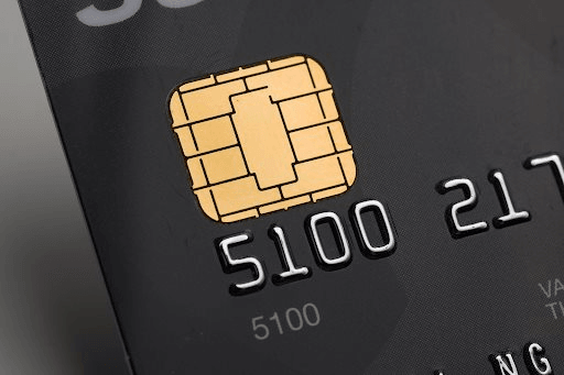 Ng&acirc;n h&agrave;ng cảnh b&aacute;o thủ đoạn b&oacute;c chip thẻ ng&acirc;n h&agrave;ng năm 2026 cần lưu &yacute; - Ảnh 1.