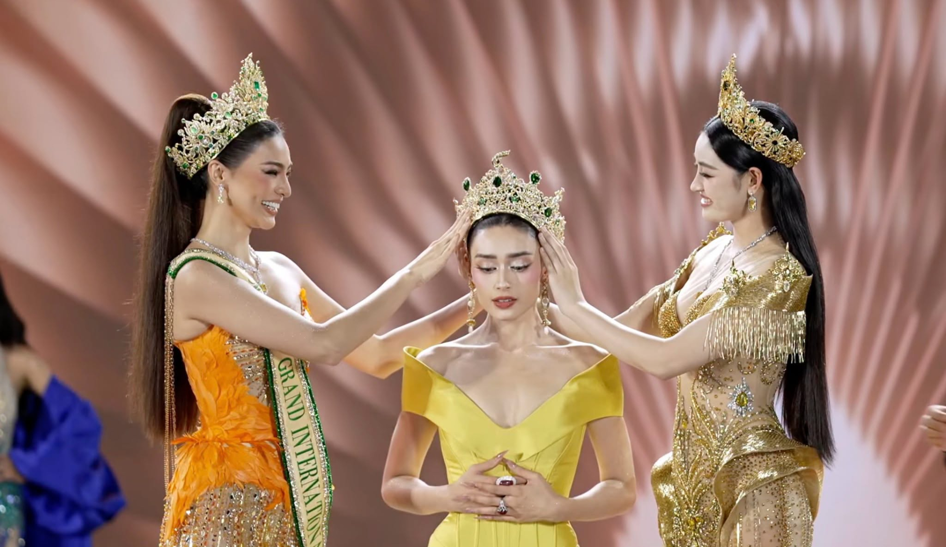 Emoura Phạm - T&acirc;n Miss Grand Vietnam 2026: L&agrave; th&iacute; sinh từng bị phản ứng v&igrave; diễn bikini phản cảm, gia thế ra sao? - Ảnh 1.