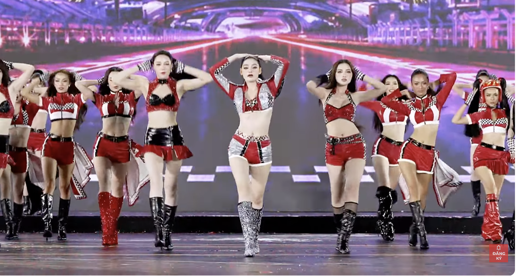 Clip Hoa hậu Yến Nhi lái mô tô gặp tai nạn phải cắt sóng trực tiếp chung kết Miss Grand- Ảnh 5.
