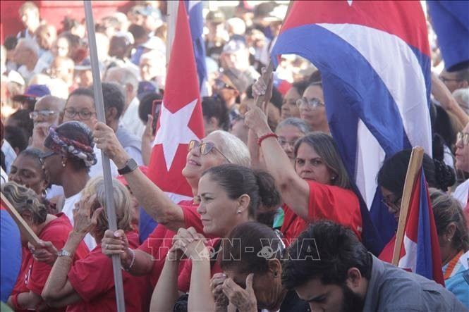 Một ng&agrave;nh trụ cột của kinh tế Cuba gần như t&ecirc; liệt ho&agrave;n to&agrave;n, DN Canada, Nga... li&ecirc;n tiếp b&aacute;o &ldquo;tin buồn&rdquo;