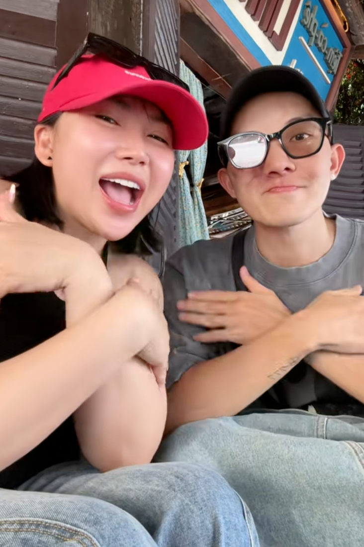 B&aacute;n hai căn nh&agrave; cứu chồng mắc ung thư hiếm gặp: "Chỉ mong anh ở b&ecirc;n mẹ con t&ocirc;i thật l&acirc;u"- Ảnh 2.