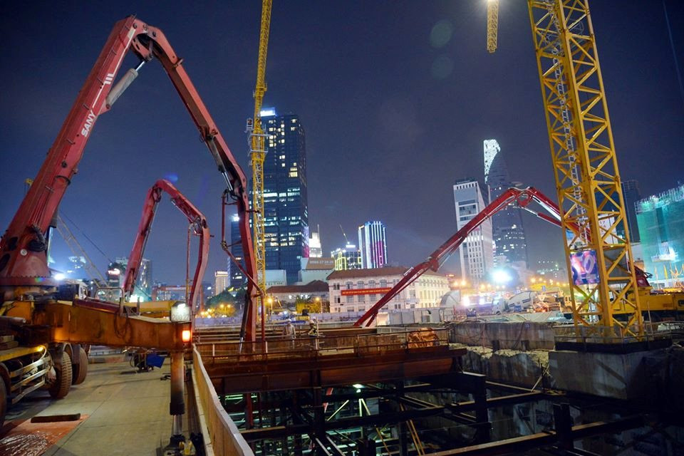 Ph&aacute;t hiện hơn 100 xe tải trộn b&ecirc; t&ocirc;ng từng đổ 1.200 m&sup3; xuy&ecirc;n đ&ecirc;m, c&ocirc;ng tr&igrave;nh ngầm d&agrave;i 236 m, s&acirc;u 32 m lộ diện - Ảnh 2.