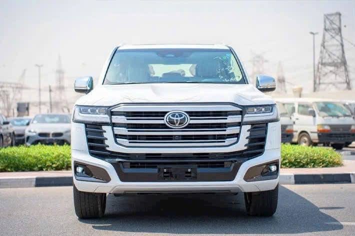 Đại lý báo Toyota Land Cruiser hybrid ra mắt Việt Nam trong tháng 9, khách muốn nhận xe sớm phải trả thêm gần 900 triệu đồng - Ảnh 3.
