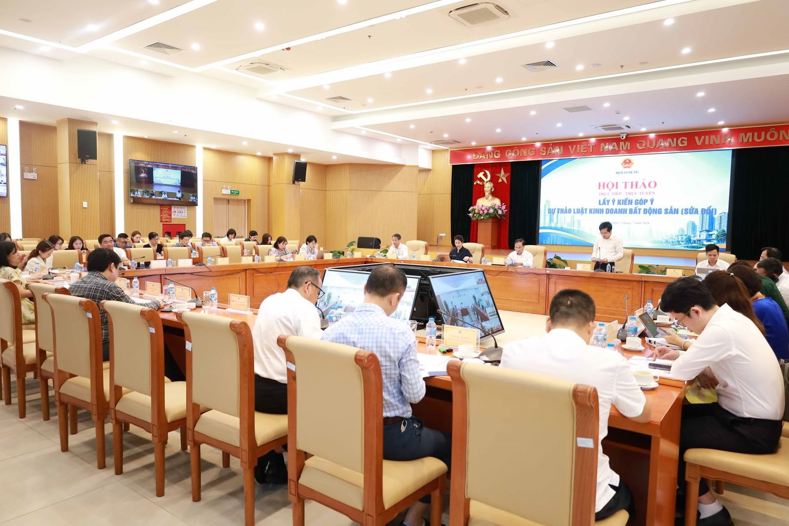 Loạt "&ocirc;ng lớn" Vingroup, Sun Group, Ecopark g&oacute;p &yacute; ho&agrave;n thiện một dự thảo luật quan trọng li&ecirc;n quan đến bất động sản - Ảnh 2.