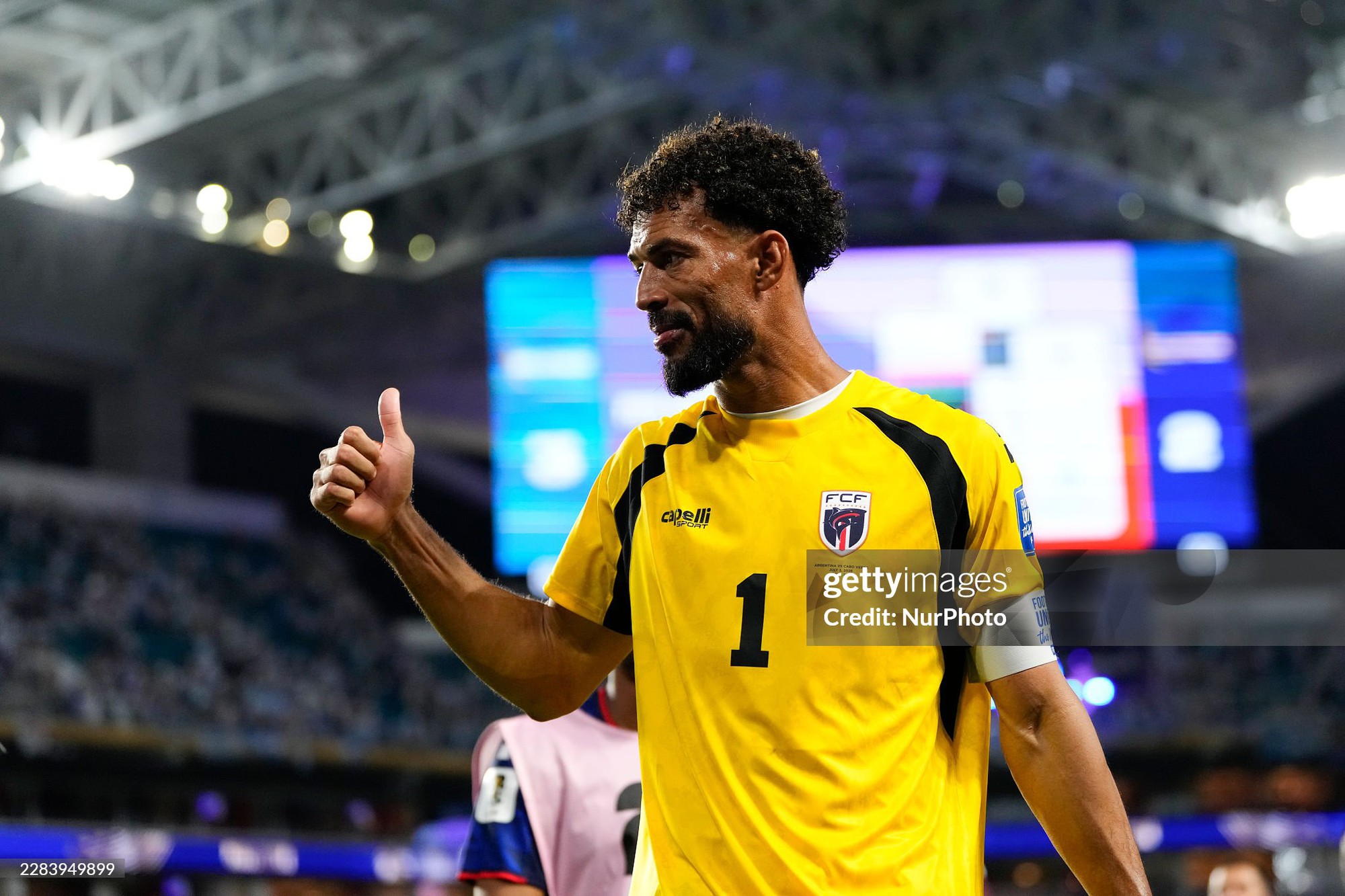 World Cup: Khiến Messi phải "tái mặt", thủ môn Cabo Verde hóa ra đang... thất nghiệp - Ảnh 1. World Cup: Khiến Messi phải "tái mặt", thủ môn Cabo Verde hóa ra đang... thất nghiệp - Ảnh 1.