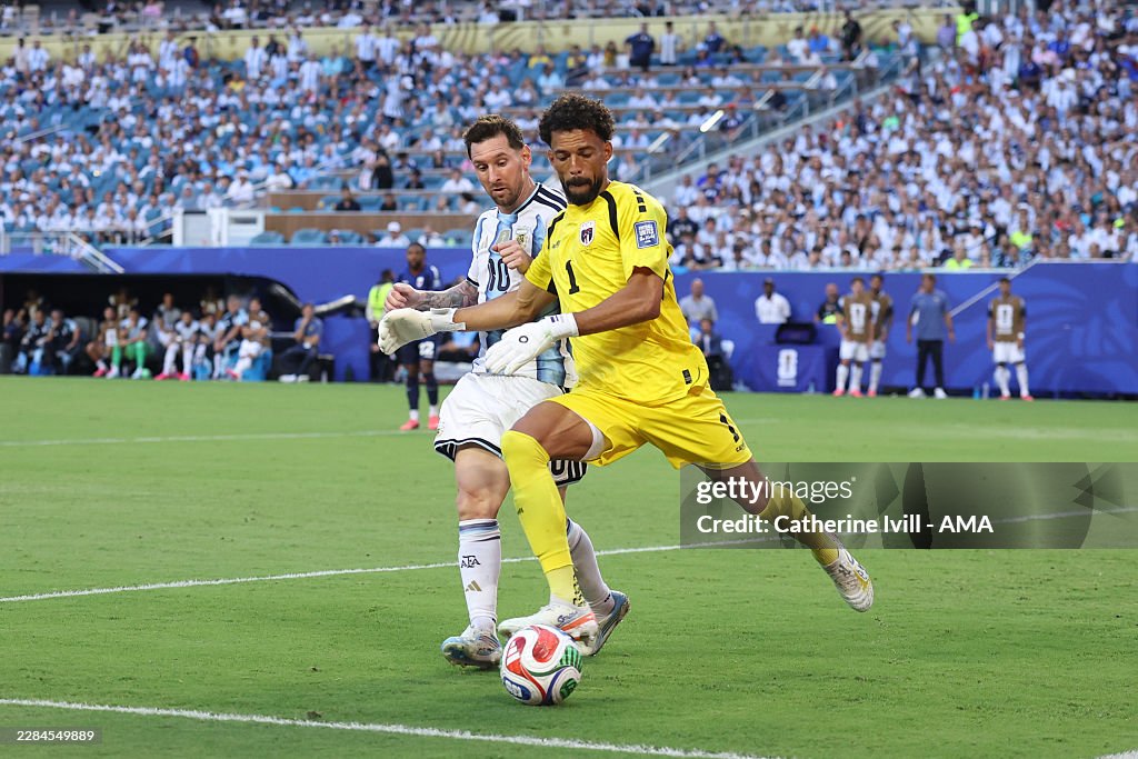 Messi phá kỷ lục nhưng vẫn lu mờ trước Vozinha, Argentina đón nhận kịch bản không tưởng World Cup - Ảnh 1. Messi phá kỷ lục nhưng vẫn lu mờ trước Vozinha, Argentina đón nhận kịch bản không tưởng World Cup - Ảnh 1.